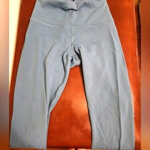 Lululemon size 6 align